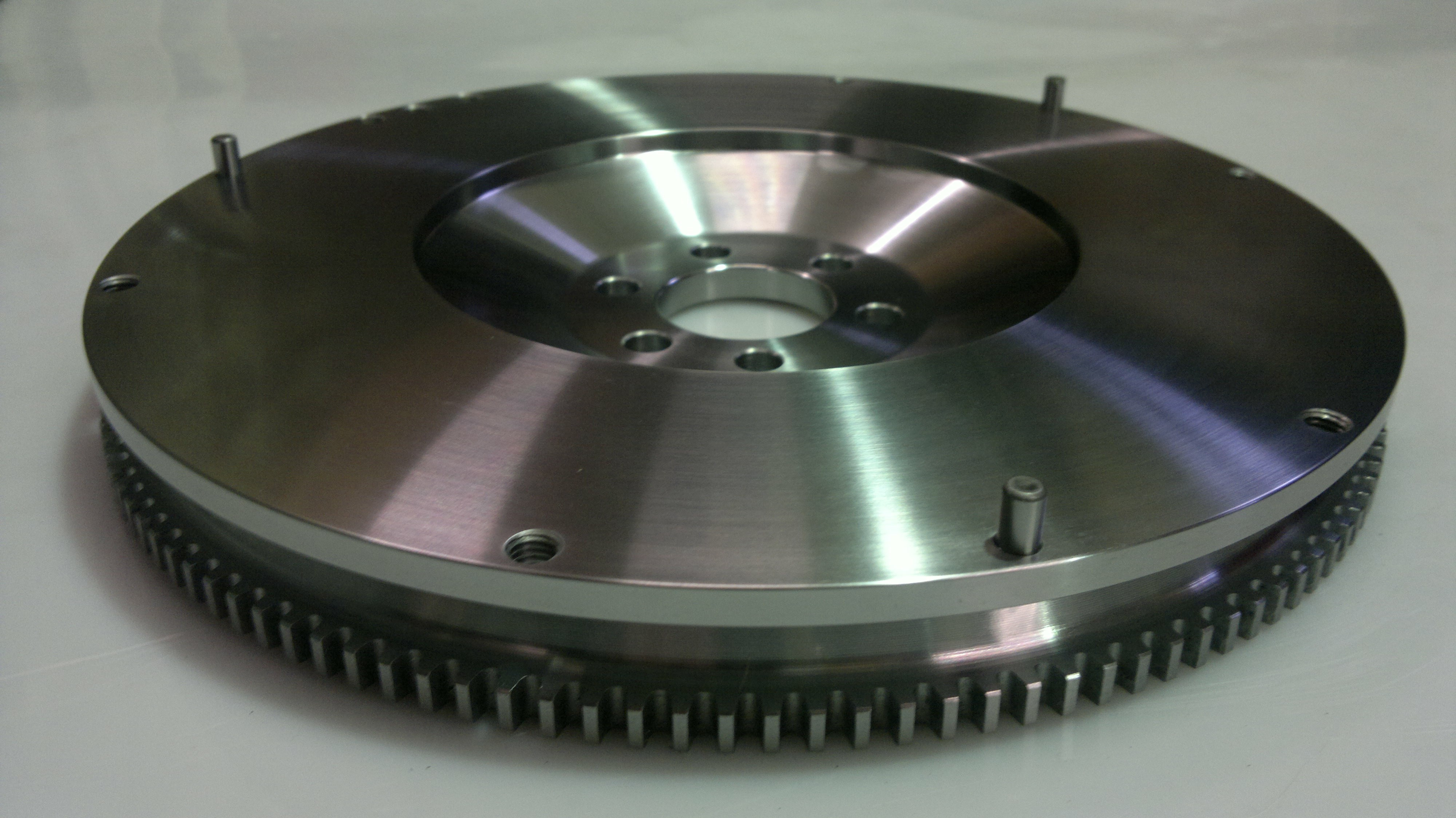 Volante de motor TTV aligerado para Audi A4 B5 1.8T embrague 230mm estándarArray