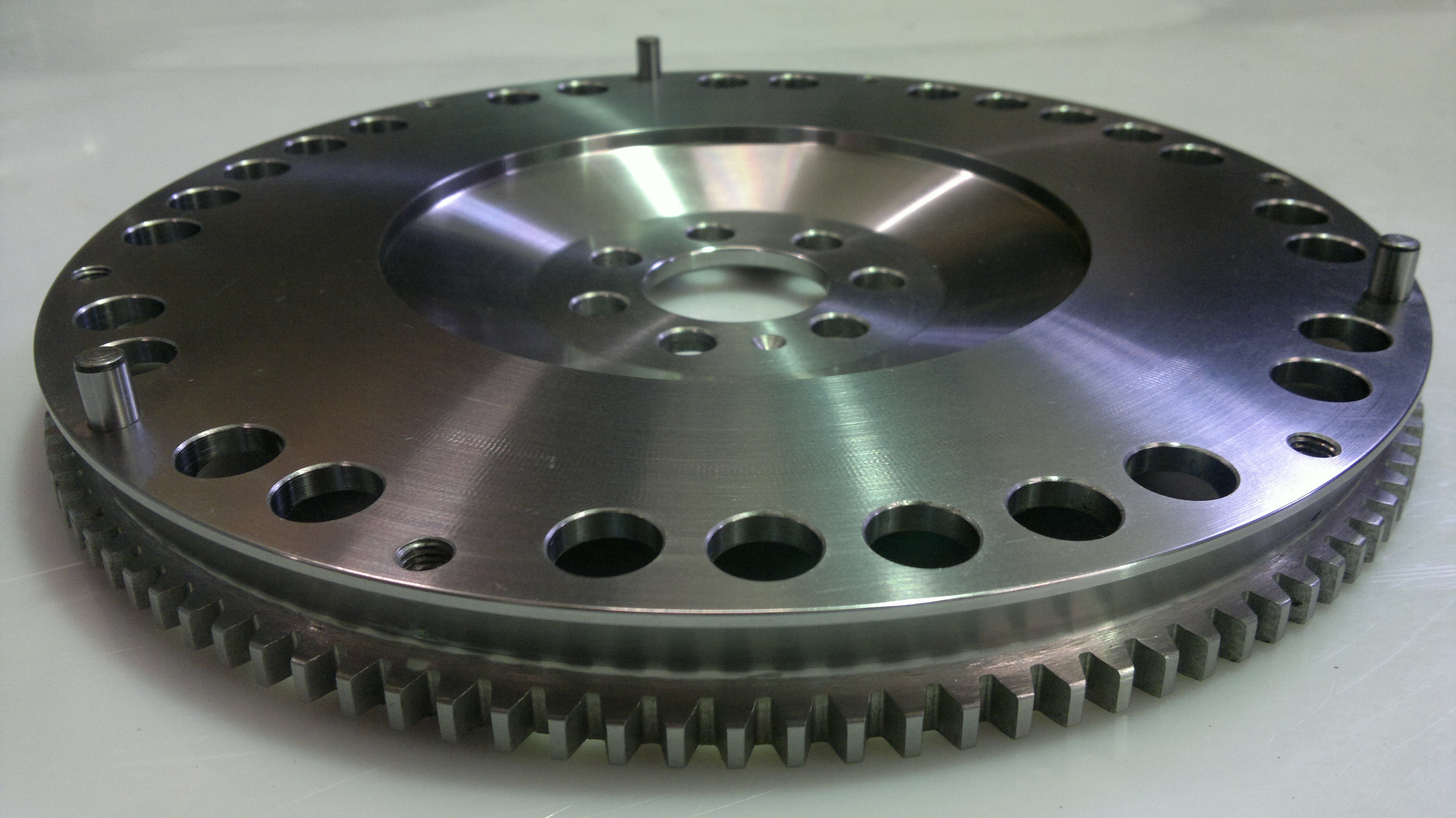 Volante de motor TTV aligerado para Mitsubishi Evo 10 embrague estándarArray