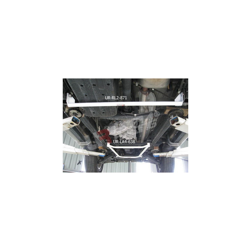 Refuerzo en H/barra de cuadro delantero Mitsubishi Pajero IO 09+ (sport)Array