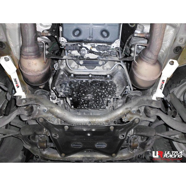 Conexión inferior mediana lateral y trasera Mercedes C-Class/ AMG 07+ W204  2x2 puntosArray