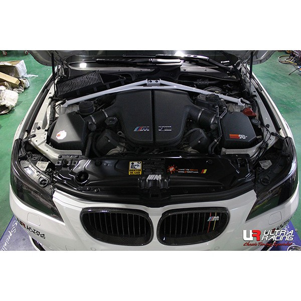 Barra de puntal superior delantera BMW M5 E60 05-10 4 puntosArray