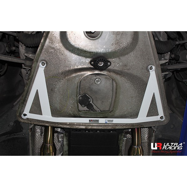 Refuerzo en H/barra de cuadro delantero BMW M3 E92 07-13 4 puntosArray