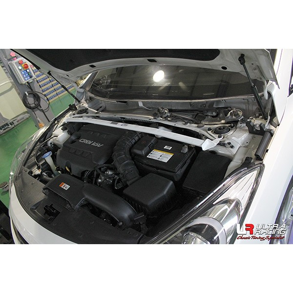 Barra de puntal superior delantera Hyundai i40 SW 11+ 2 puntosArray