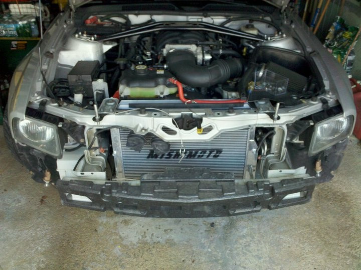 Radiador de água em alumínio MISHIMOTO para Ford Mustang MK5 (2005-2014)Array