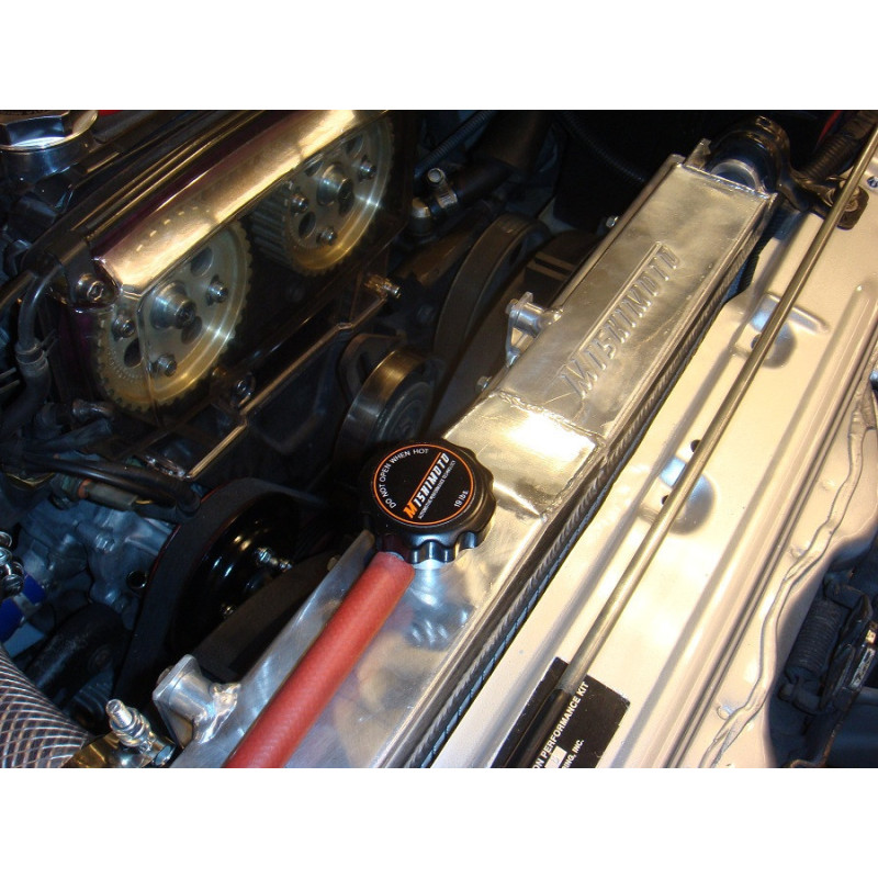 Radiador de água em alumínio MISHIMOTO para Toyota Corolla AE86 (1983-1987)Array