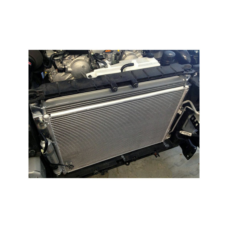 Radiador de água em alumínio MISHIMOTO para Nissan 370Z (2009-2020)Array