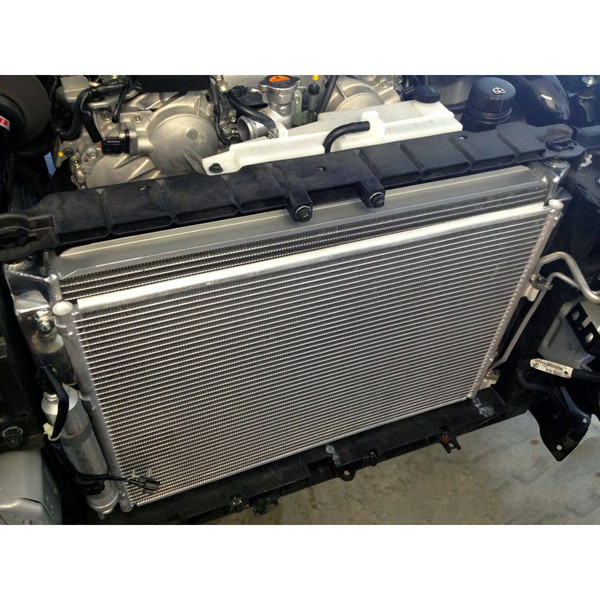 Radiador de água em alumínio MISHIMOTO para Nissan 370Z (2009-2020)Array
