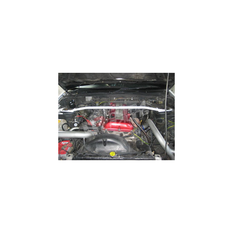 Barra antiacercamiento superior delantera ULTRA RACING Nissan S13 89-94 SR20DETArray