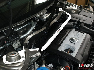 Barra antiacercamiento superior delantera ULTRA RACING VW Passat CC TSI / Golf R36 AWD 05-10Array