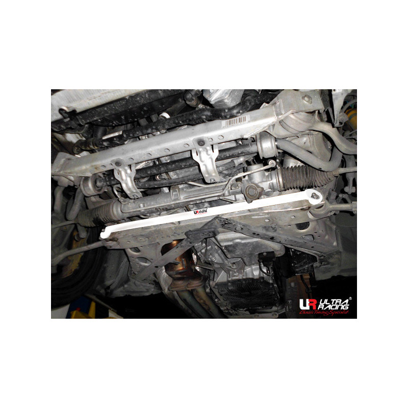 Barra anti-aproximação inferior dianteira ULTRA RACING BMW Série 3 E92 06+ 3.5Array