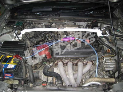 Barra antiacercamiento superior delantera ULTRA RACING Honda Accord 90-93Array
