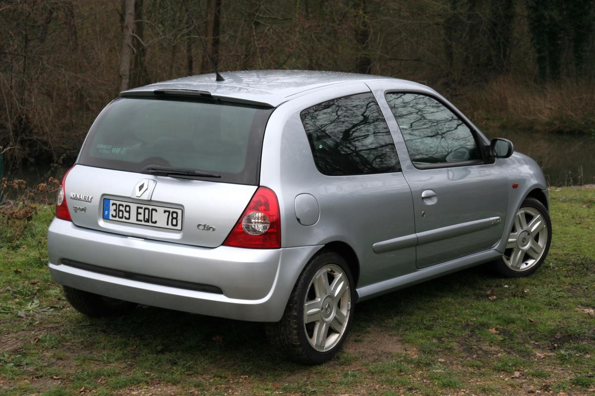 Silencioso de escape desportivo Inoxcar RECL.13 para Renault Clio 2 RS Fase 2 2.0 16V 172 ch (2001-2004). Silenciador traseiro eArray