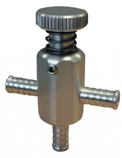 Torneira de pressão Turbo Forge para o compartimento do motor Cor prataArray